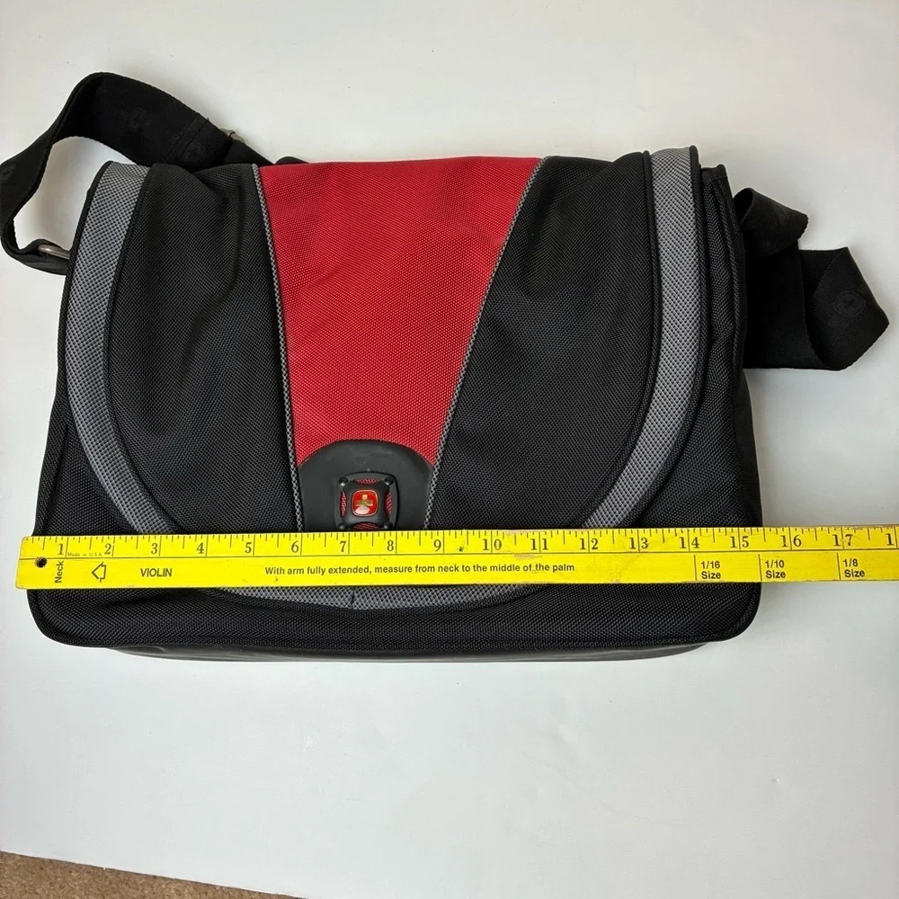 Swiss Gear Messenger/Laptop Bag by Wenger